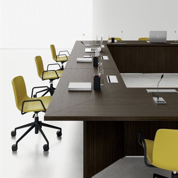 990TR02A_030-630x700