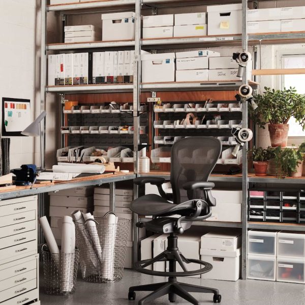 ig_prd_ovw_aeron_stool_01.jpg.rendition.1152.1152