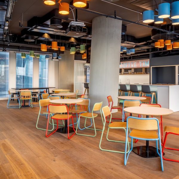 ig_prd_ovw_bounce_chair_01.jpg.rendition.1152.1152