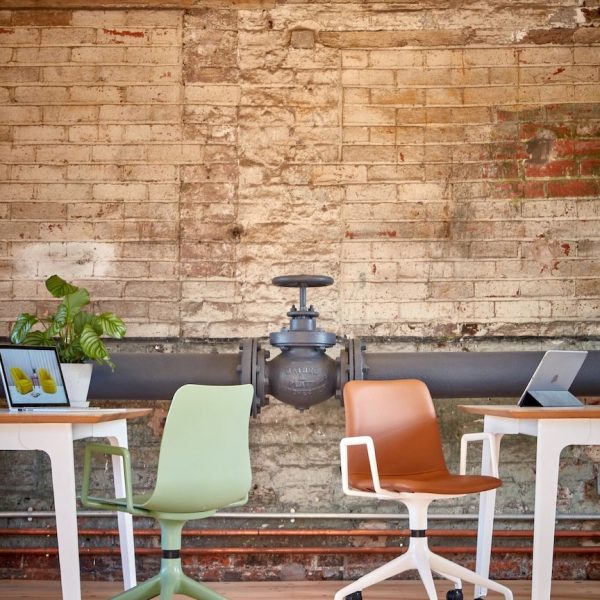 ig_prd_ovw_polly_chair_02.jpg.rendition.1152.1152