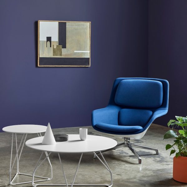 ig_prd_ovw_striad_lounge_chair_and_ottoman_01.jpg.rendition.1152.1152